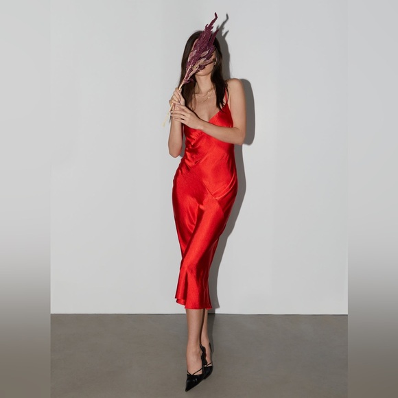 OAK + FORT Dresses & Skirts - NWT Oak & Fort Red Satin Bias Cut Midi Dress XS